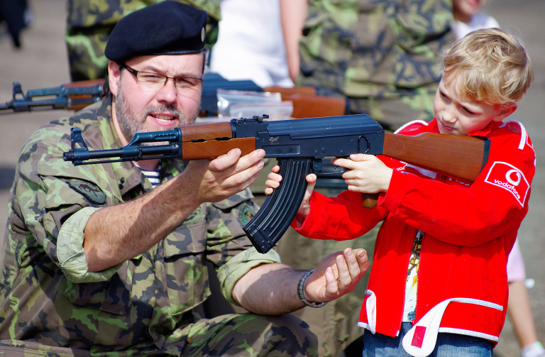 V rámci dětského dne nad Libercem přeletí bojové stíhačky